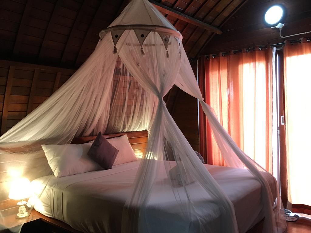 Bamboo Bungalow Jungle View Batununggul エクステリア 写真